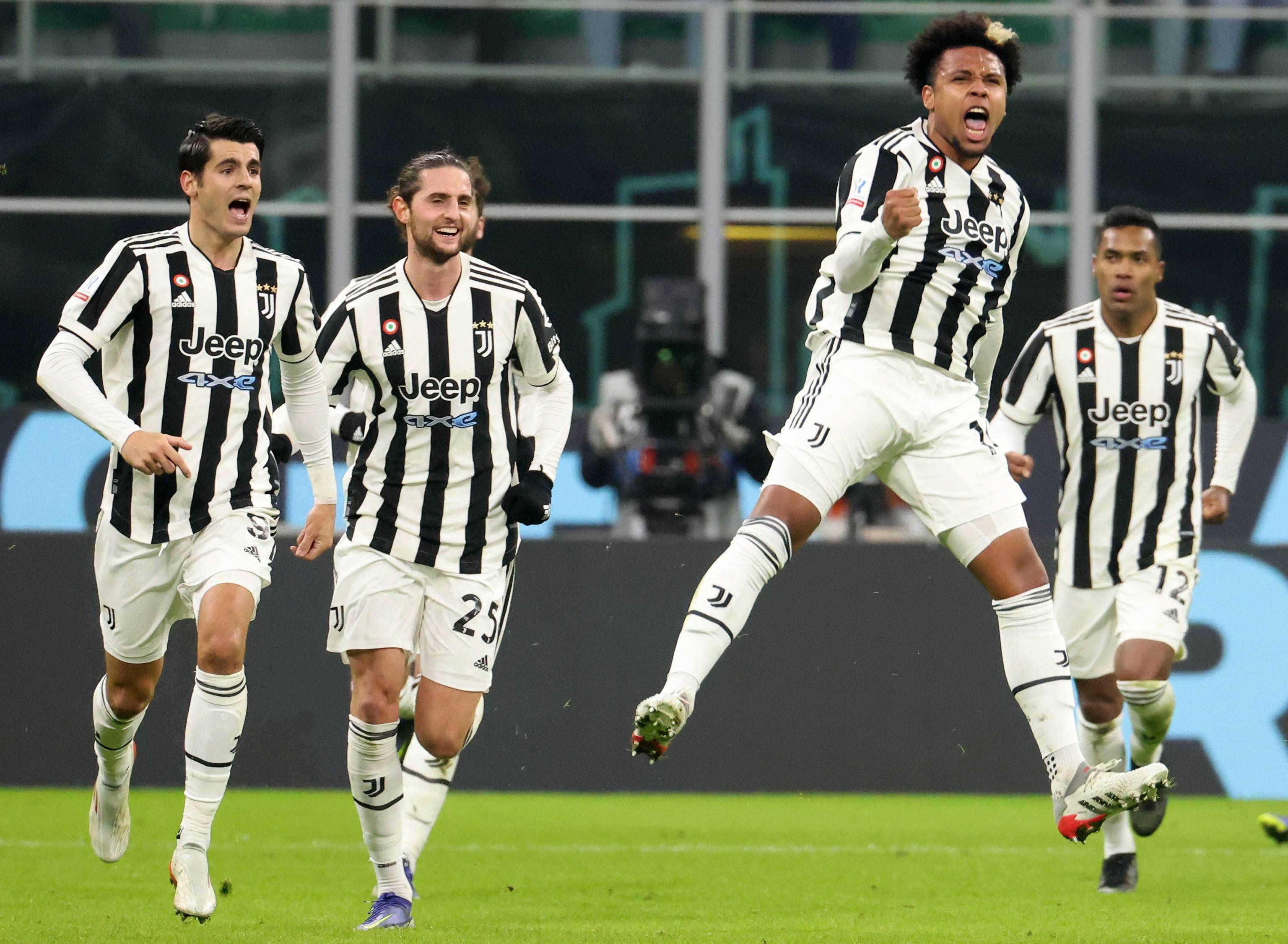 而是互相咬 而是互相咬