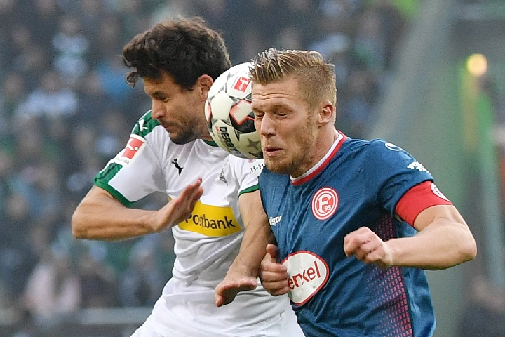 比分并不喧 比分并不喧